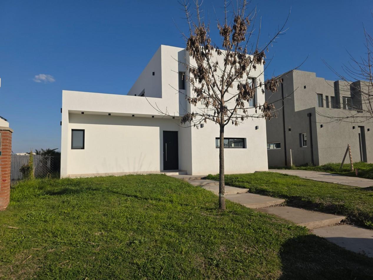 Foto de VENTA CASA DE 7 AMBIENTES EN SANTA LUCIA, PILAR DEL ESTE, imagen 2