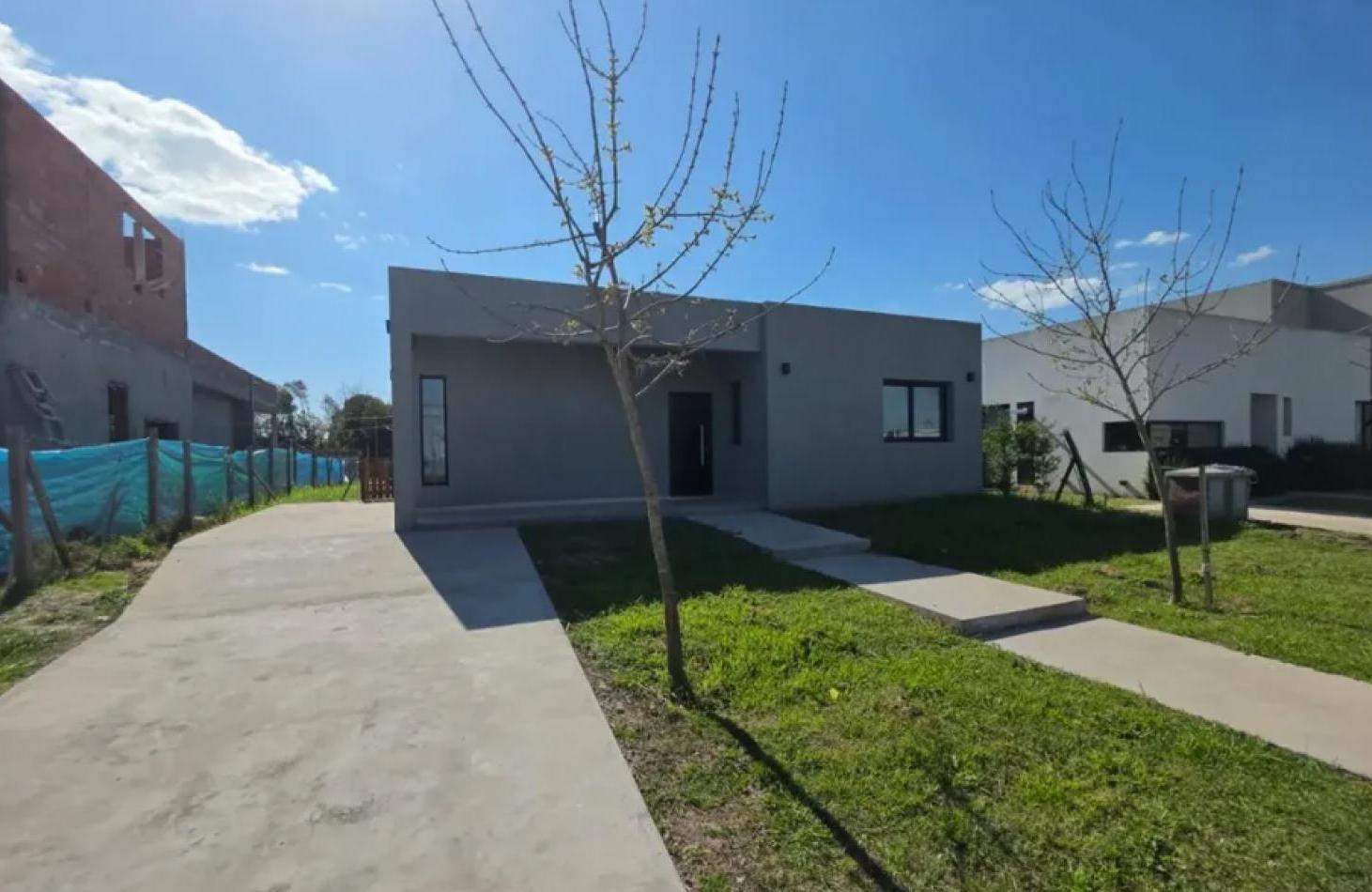Foto de VENTA CASA DE 5 AMBIENTES EN SANTA LUCIA, PILAR DEL ESTE, imagen 2