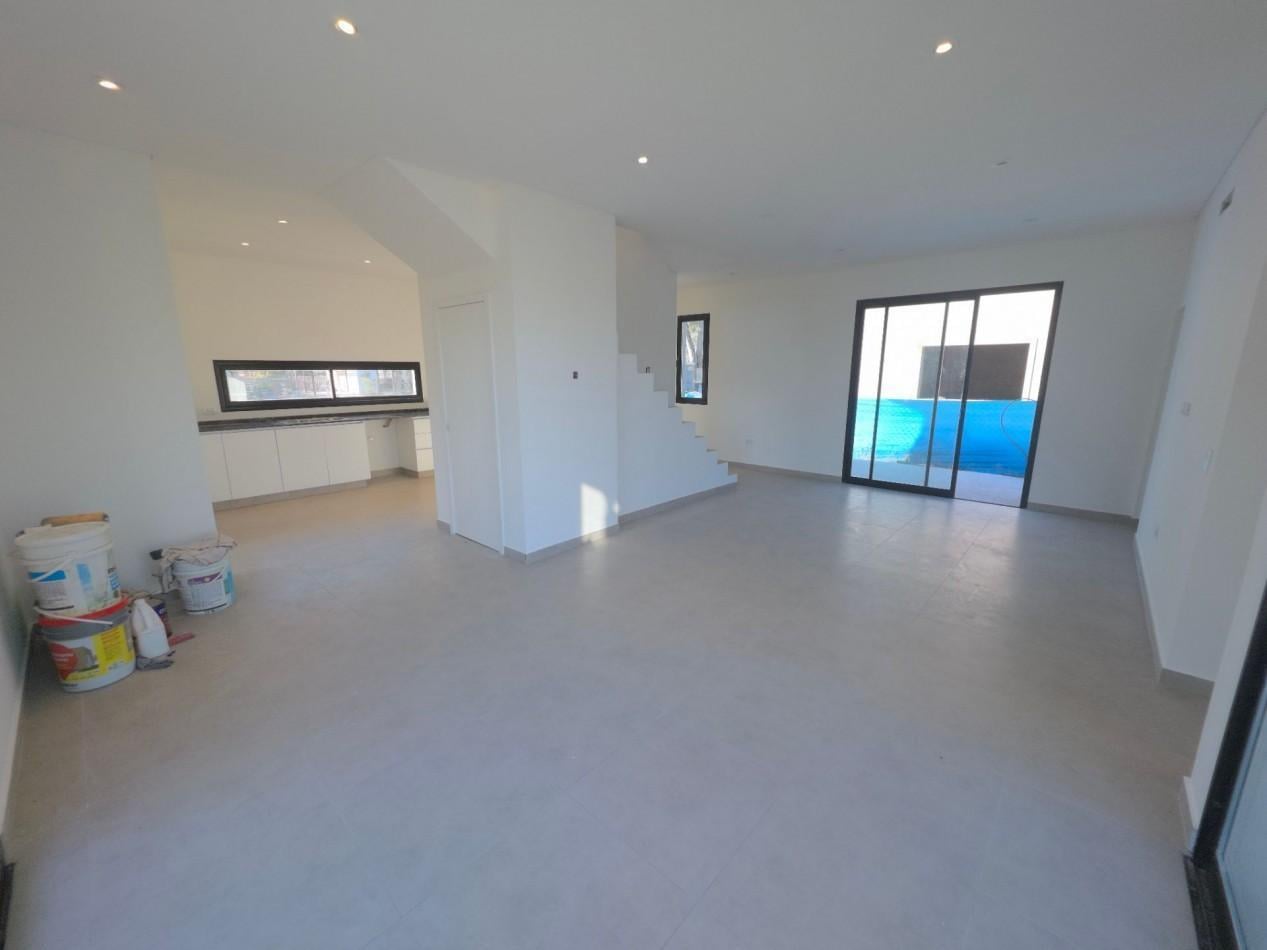 Foto de VENTA CASA DE 7 AMBIENTES EN SANTA LUCIA, PILAR DEL ESTE, imagen 2