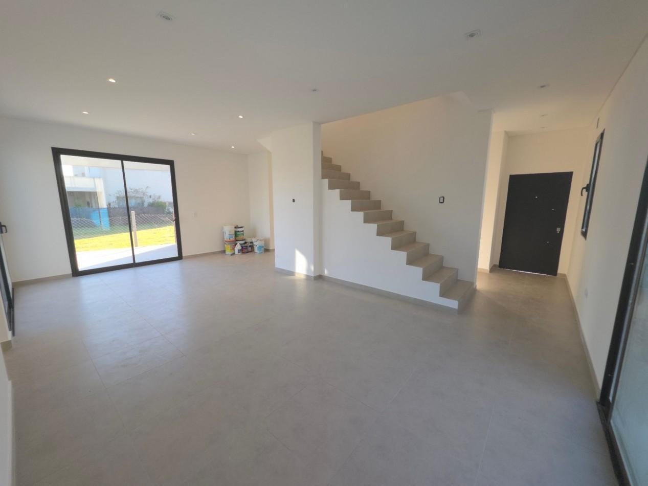 Foto de VENTA CASA DE 7 AMBIENTES EN SANTA LUCIA, PILAR DEL ESTE, imagen 3