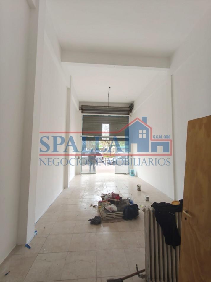 Foto de LOCAL COMERCIAL EN ALQUILER - FRENTE A LA ESTACION DE GRAND BOURG, imagen 5