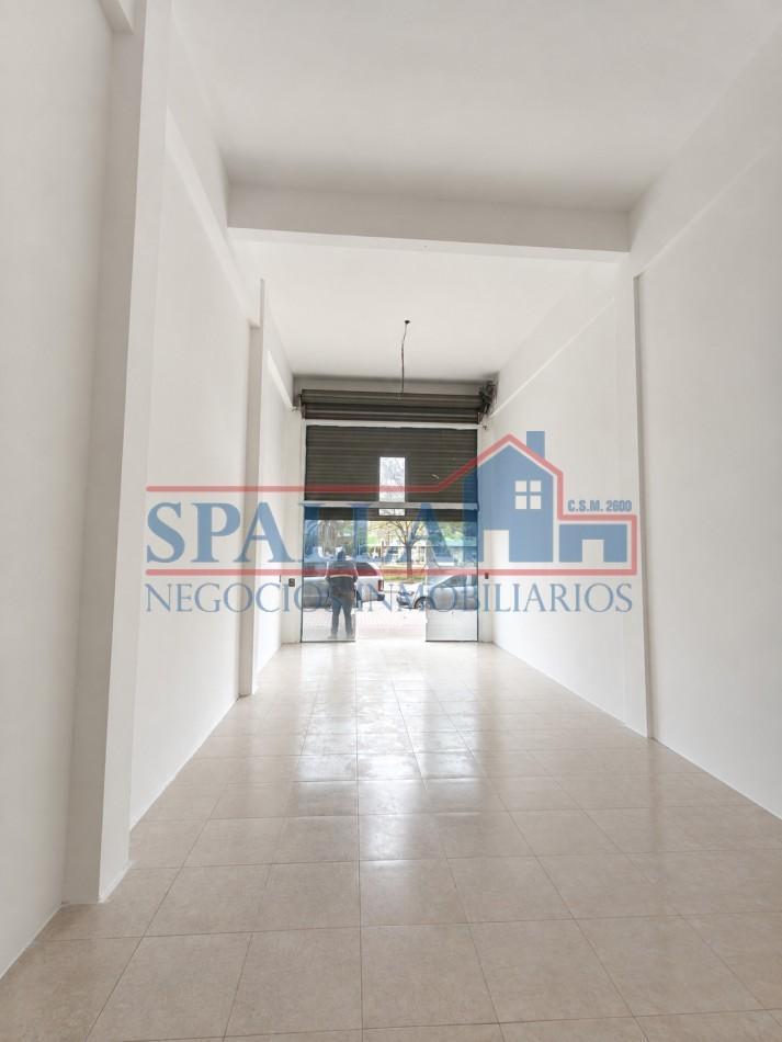 Foto de LOCAL COMERCIAL EN ALQUILER - FRENTE A LA ESTACION DE GRAND BOURG, imagen 1