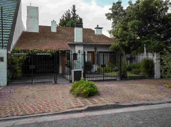 VENTA CASA 6 AMB PILETA HURLINGHAM APTO CRÉDITO 3