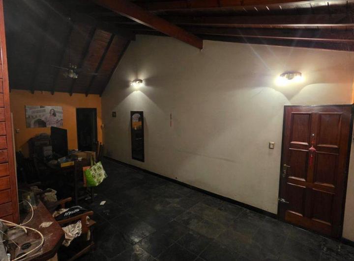 CHALET 2 PLANTAS 6 AMB 3 BAÑOS COCHERA FONDO LIBRE 5