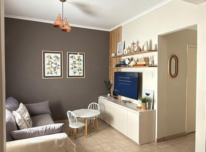 Venta Casa como nueva 4 Amb 2 Baños Garaje Fondo 2