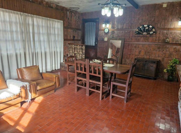 CASA 5 AMBIENTES. PARQUE, QUINCHO, PILETA. 659M2 4