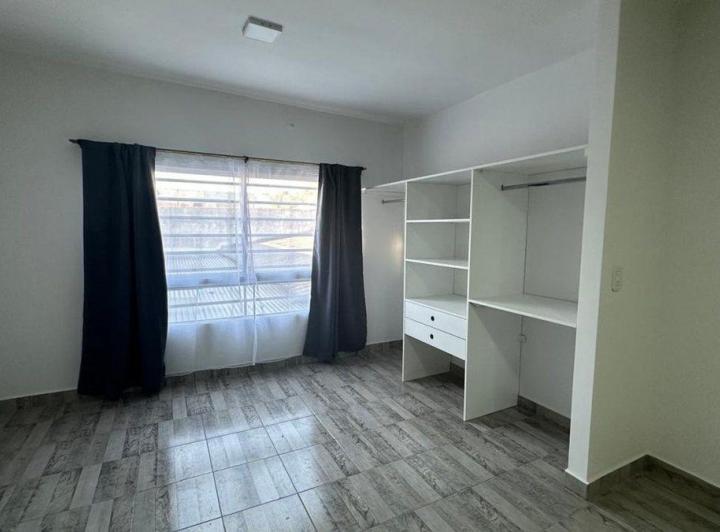 Dpto. (2) monoambiente en alquiler en Moron 5