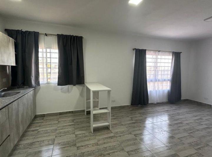 Departamento (1) monoambiente en alquiler en Moron 4