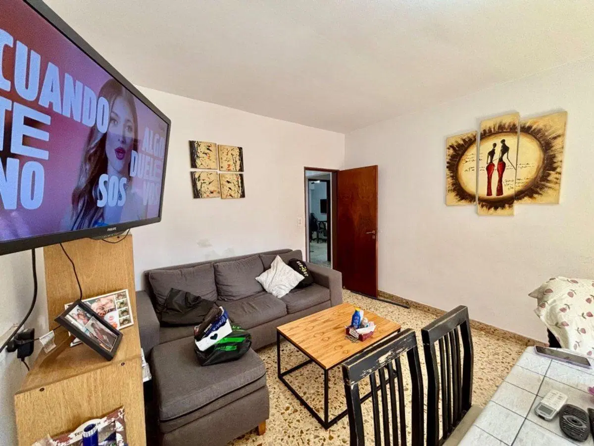 VENTA CASA 4 AMBIENTES HURLINGHAM COCHERA 5