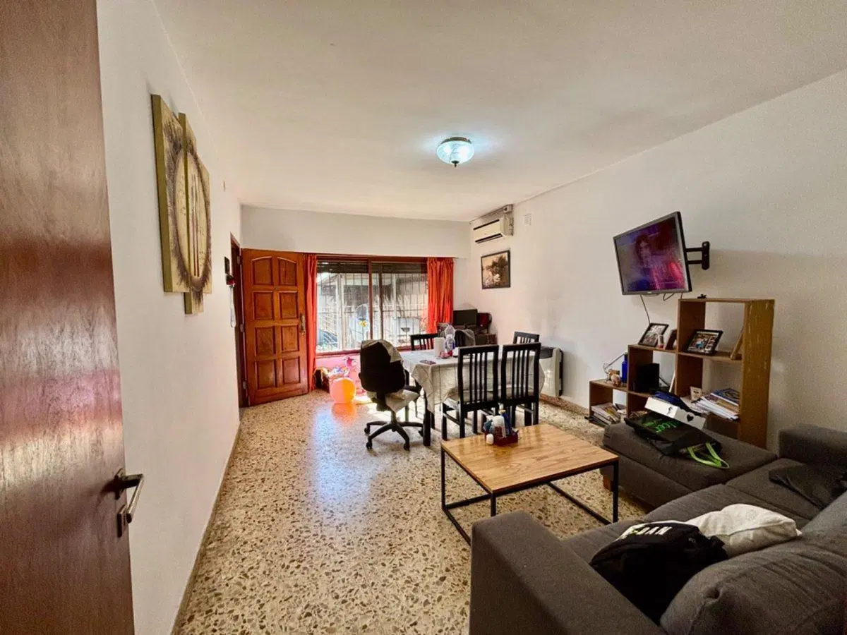 VENTA CASA 4 AMBIENTES HURLINGHAM COCHERA 3
