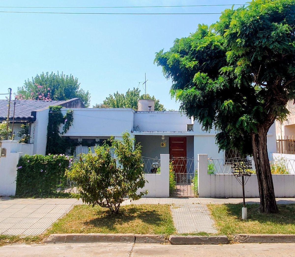 VENTA CASA 3AMB PARQUE PARRILLA HURLINGHAM PERMUTA