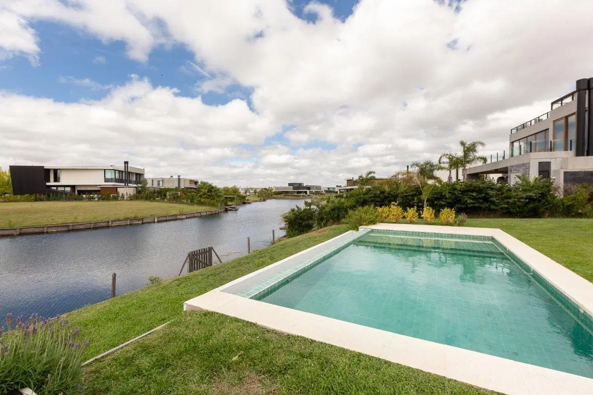 Casa en VENTA BARRIO VIRAZON. NORDELTA 2