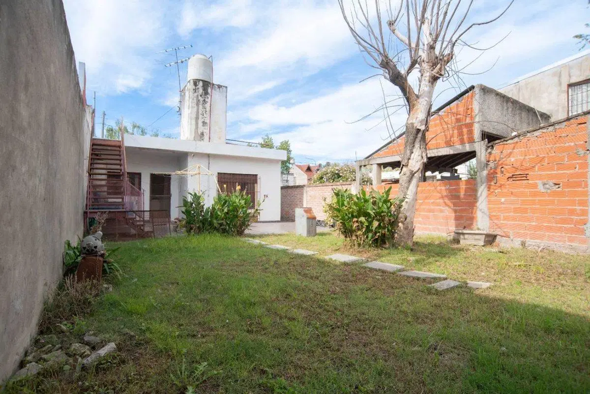 VENTA CASA 3 AMBIENTES HURLINGHAM APTO CREDITO 3
