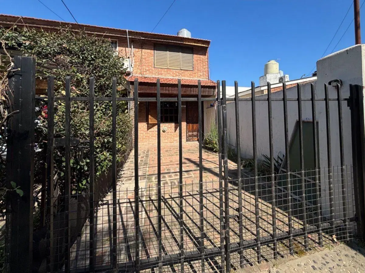 VENTA CASA DUPLEX PH 3 AMB COCHERA CASTELAR 5