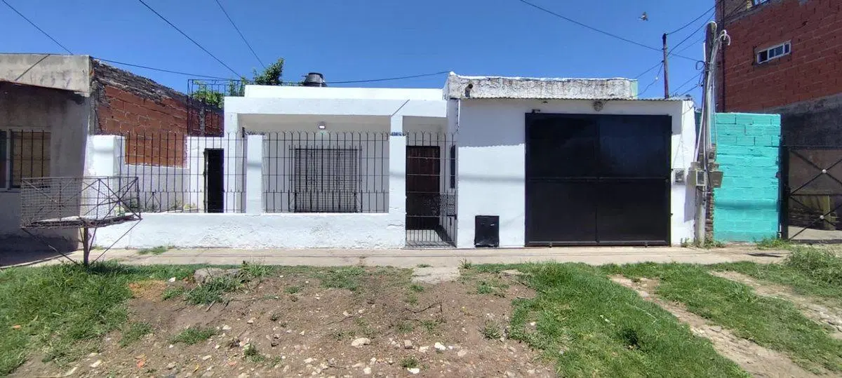 VENTA CASA 3 AMB/LOTE  300 MTS JOSE C PAZ 4