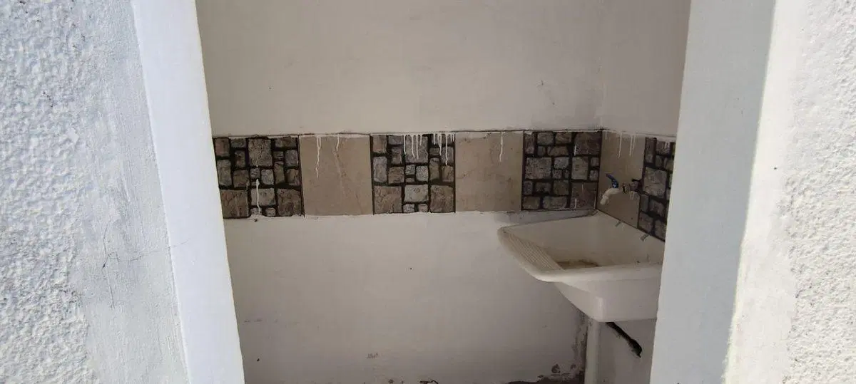 VENTA CASA 3 AMB/LOTE  300 MTS JOSE C PAZ 5