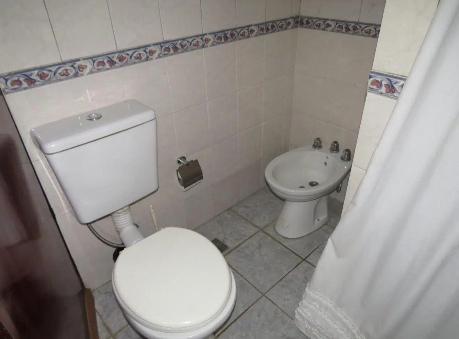 VENTA DE PROPIEDAD 5 AMBIENTES EN VILLA TESEI 4