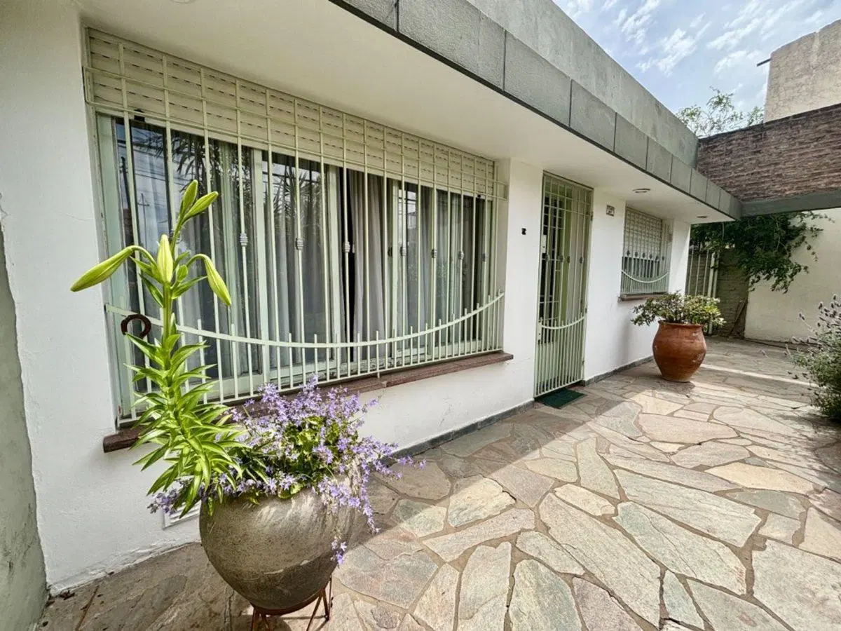 VENTA CASA 3 AMB VILLA LUZURIAGA / DEPOSITO 5