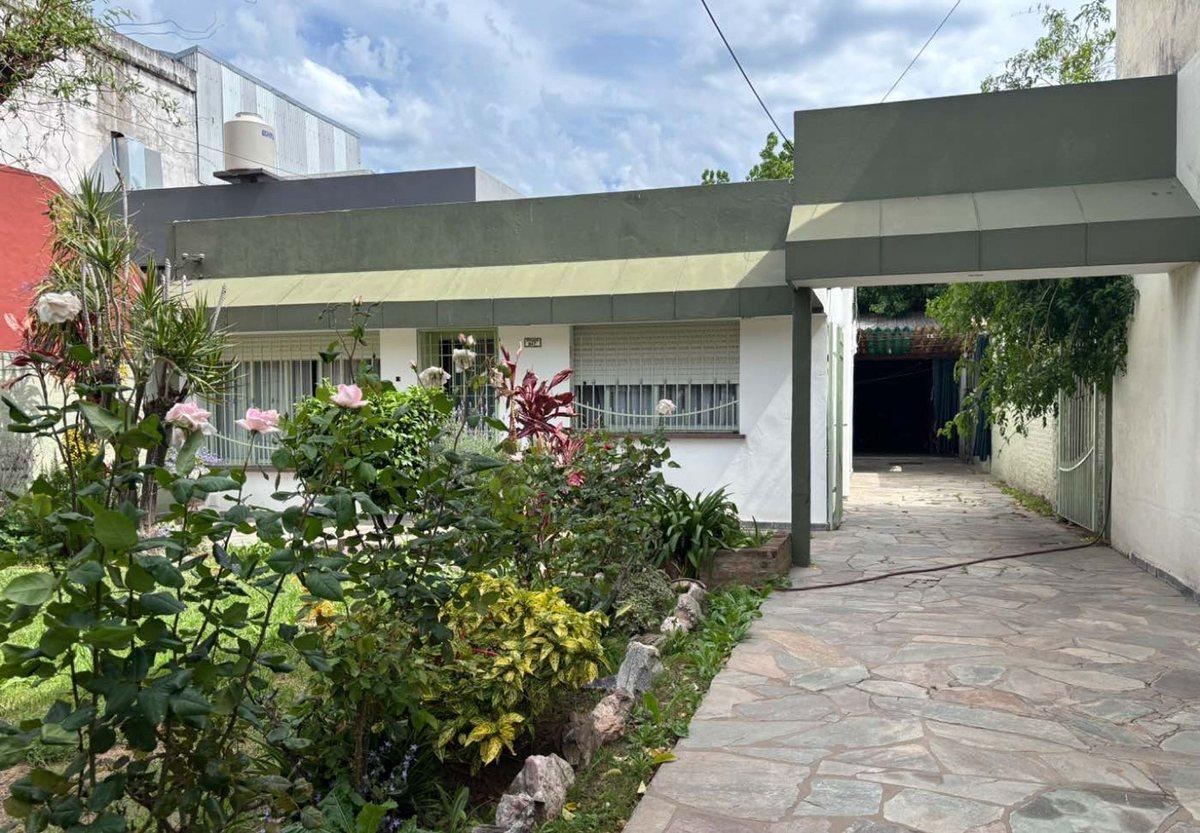 VENTA CASA 3 AMB VILLA LUZURIAGA / DEPOSITO