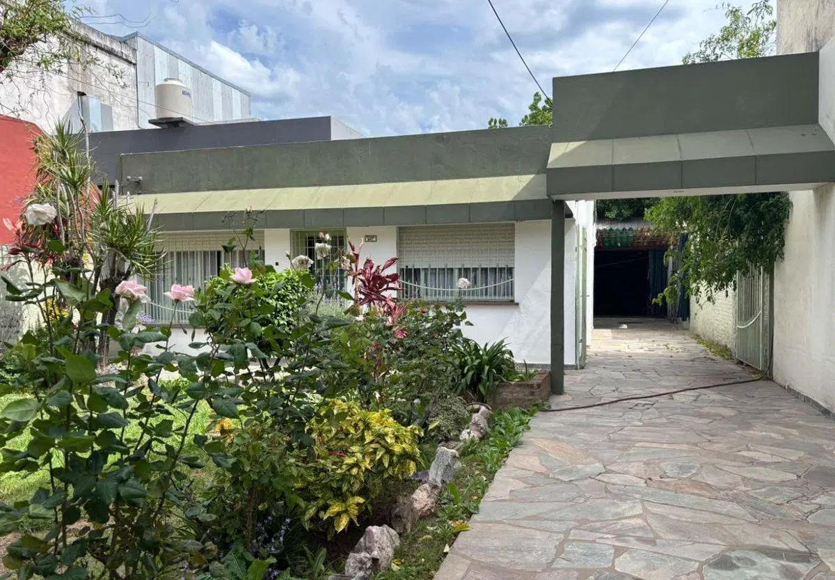 VENTA CASA 3 AMB VILLA LUZURIAGA / DEPOSITO 3