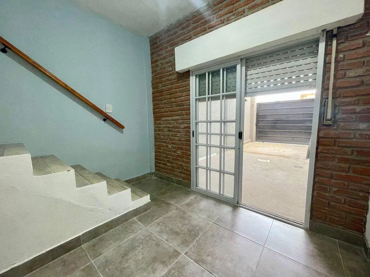 VENTA PH TIPO CASA 5AMB COCHERA HURLINGHAM PERMUTA 3