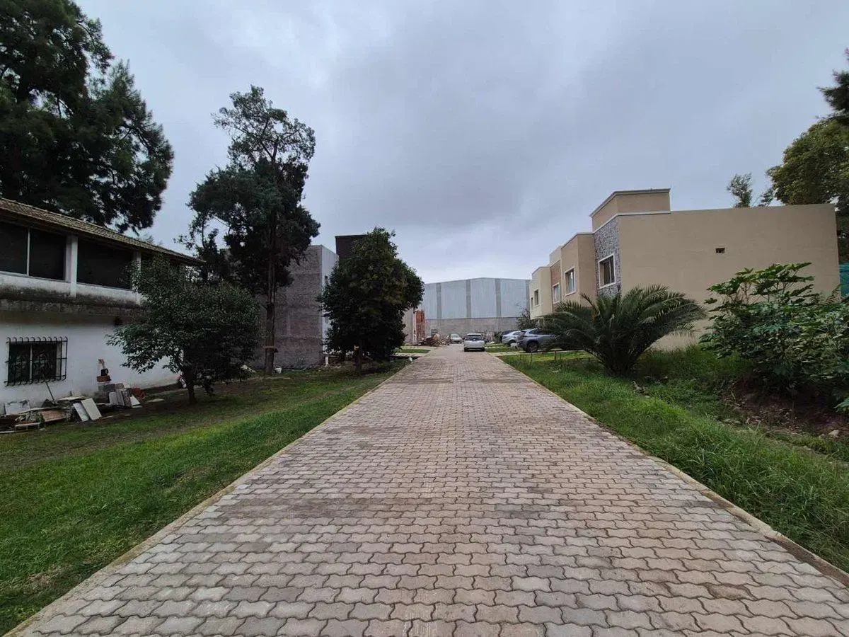 VENTA CASA EN POZO 3 AMB  BARRIO CERRADO / PERMUTA 4