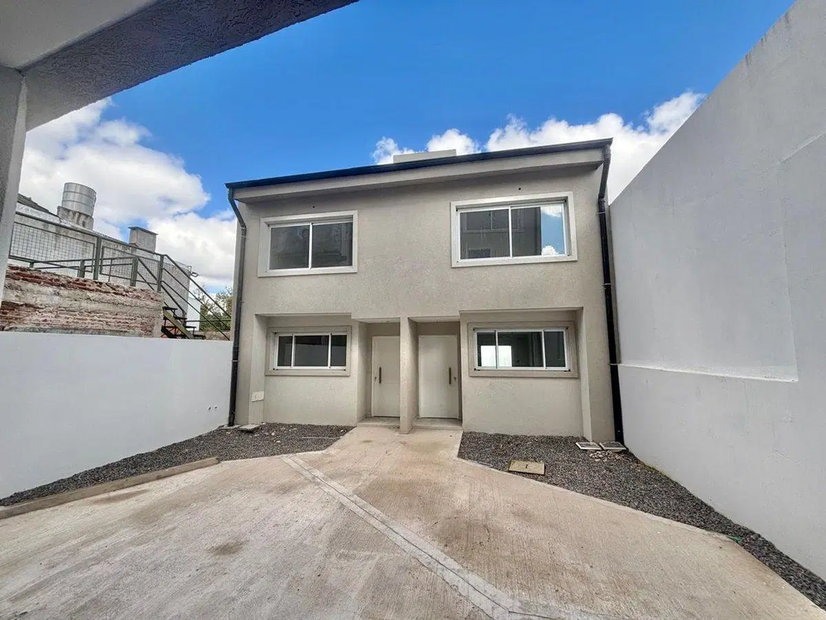 DUPLEX EN VENTA - HURLINGHAM 2