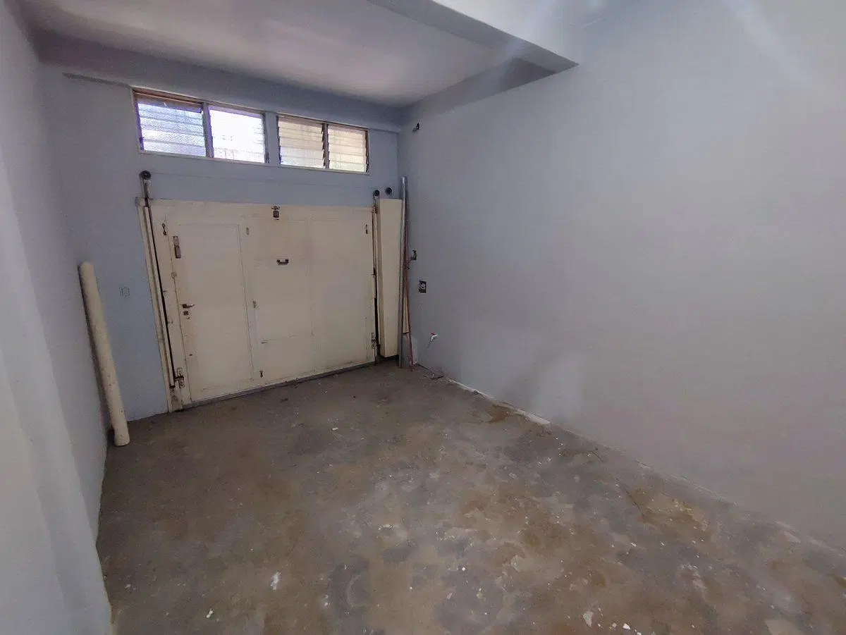Casa con Local + Terraza en Zona Comercial Tesei 2