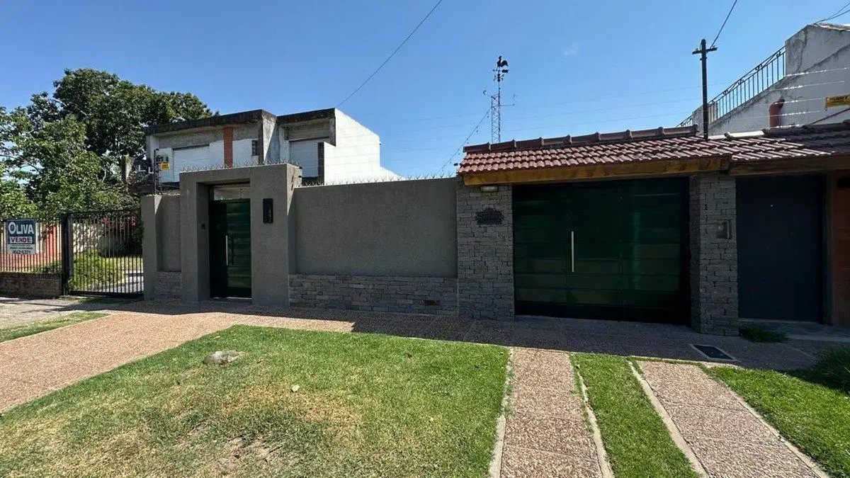 Venta casa 4amb Hurlingham 4