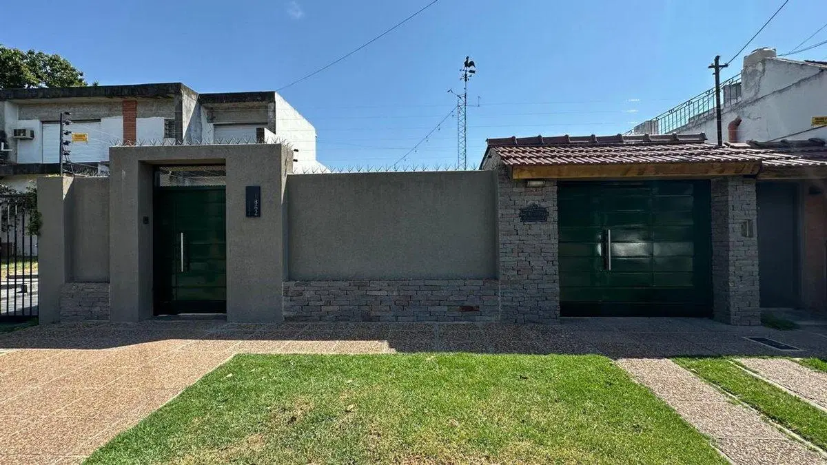 Venta casa 4amb Hurlingham 2