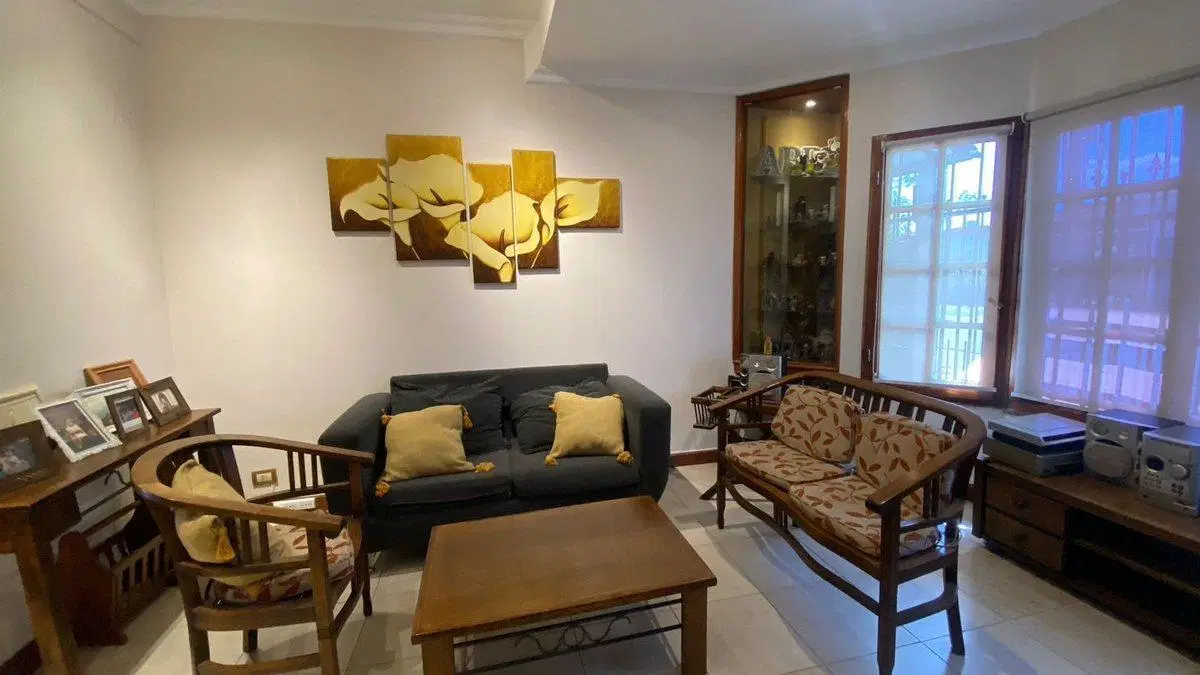 VENTA CASA MORON SUR 4 AMBIENTES QUINCHO COCHERA 2