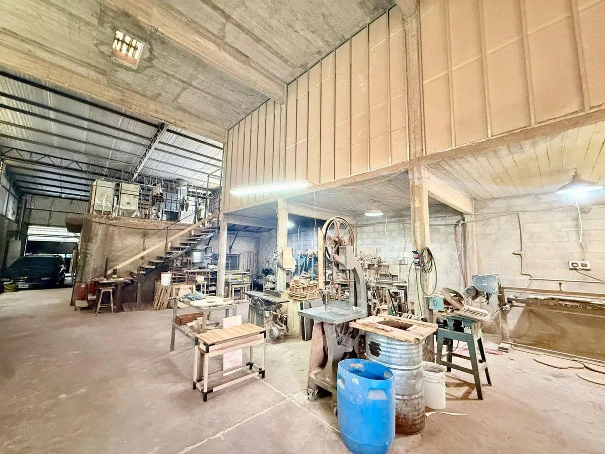 ALQUILER GALPON CON OFICINAS VILLA TESEI 3