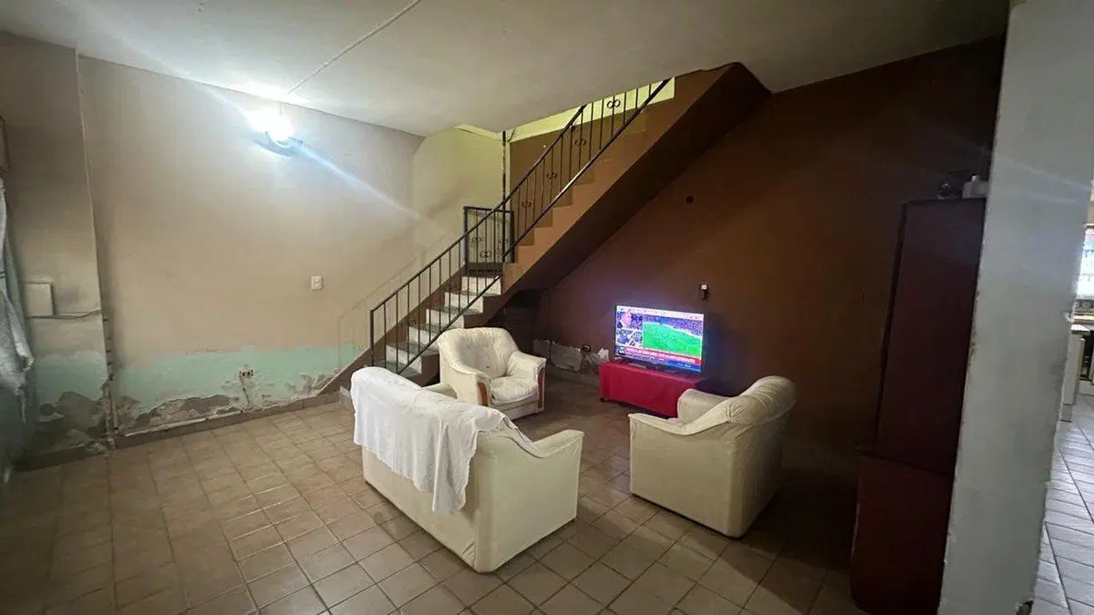 Venta casa 6amb Hurlingham 4