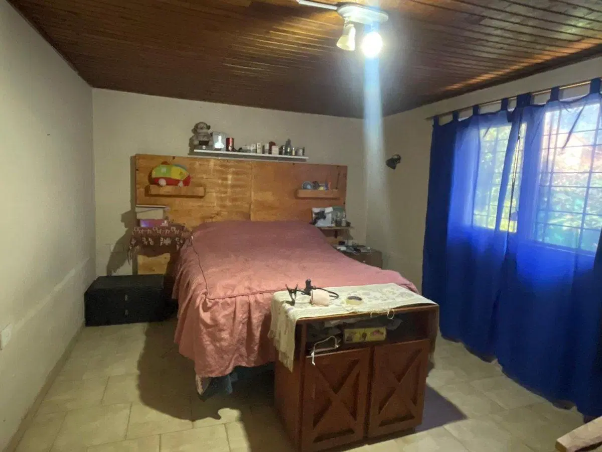 VENTA DE CASA   3 AMB. -APTA CREDITO- 2