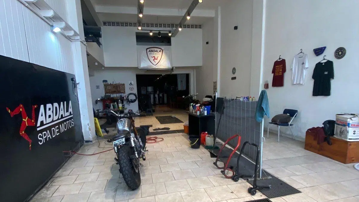 VENTA LOCAL COMERCIAL DEPOSITO MORON 3