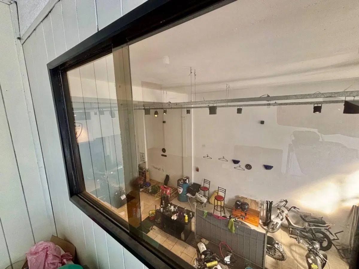 VENTA LOCAL COMERCIAL DEPOSITO MORON 5