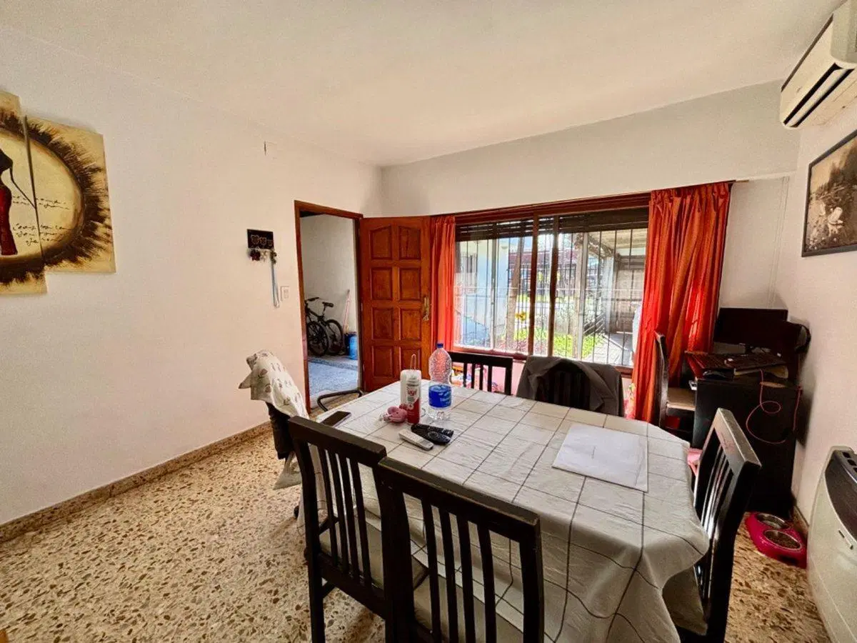 VENTA CASA 4 AMBIENTES HURLINGHAM COCHERA 2