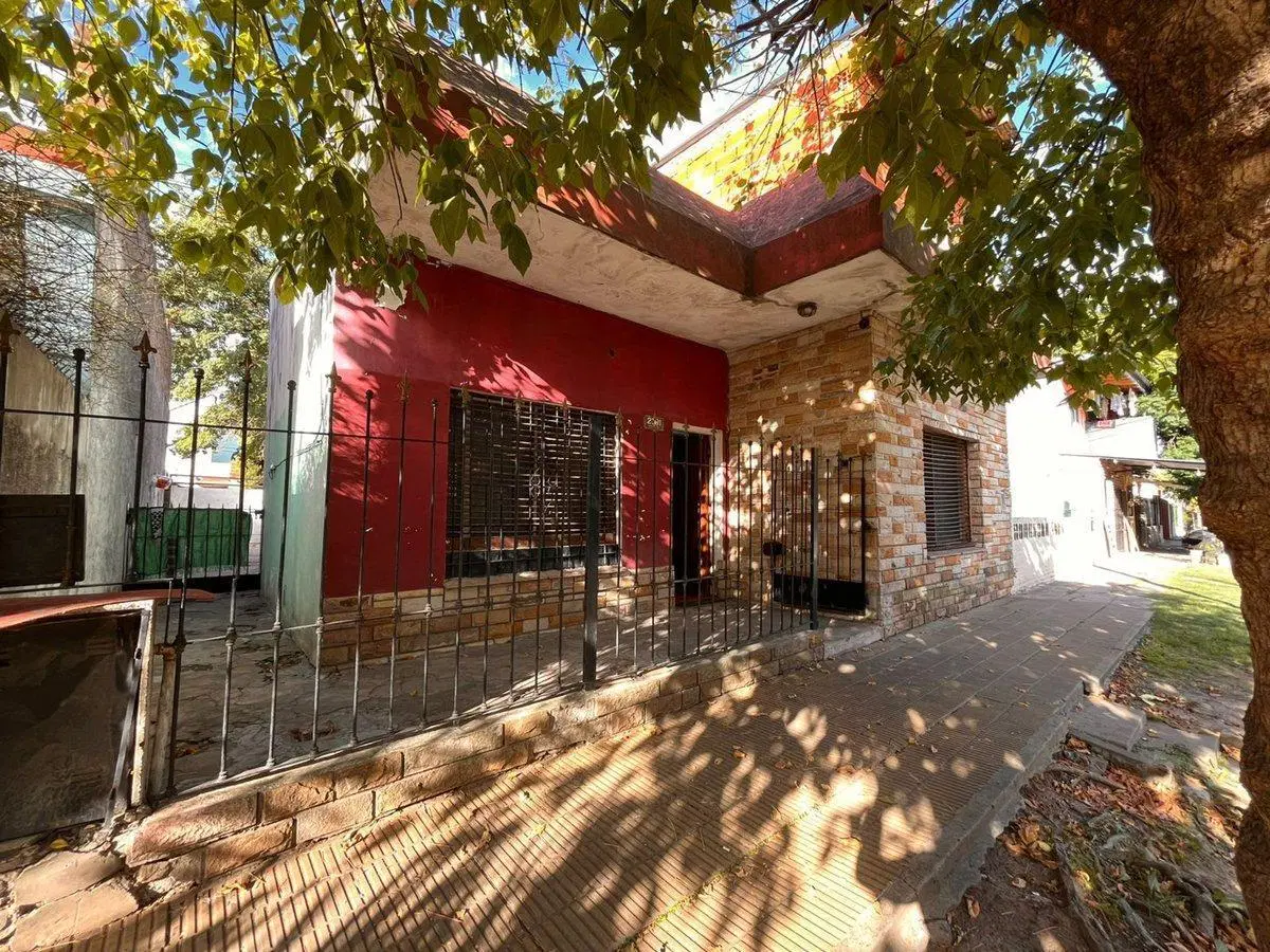 CASA EN VENTA W.C.MORRIS 4 ambientes. 2