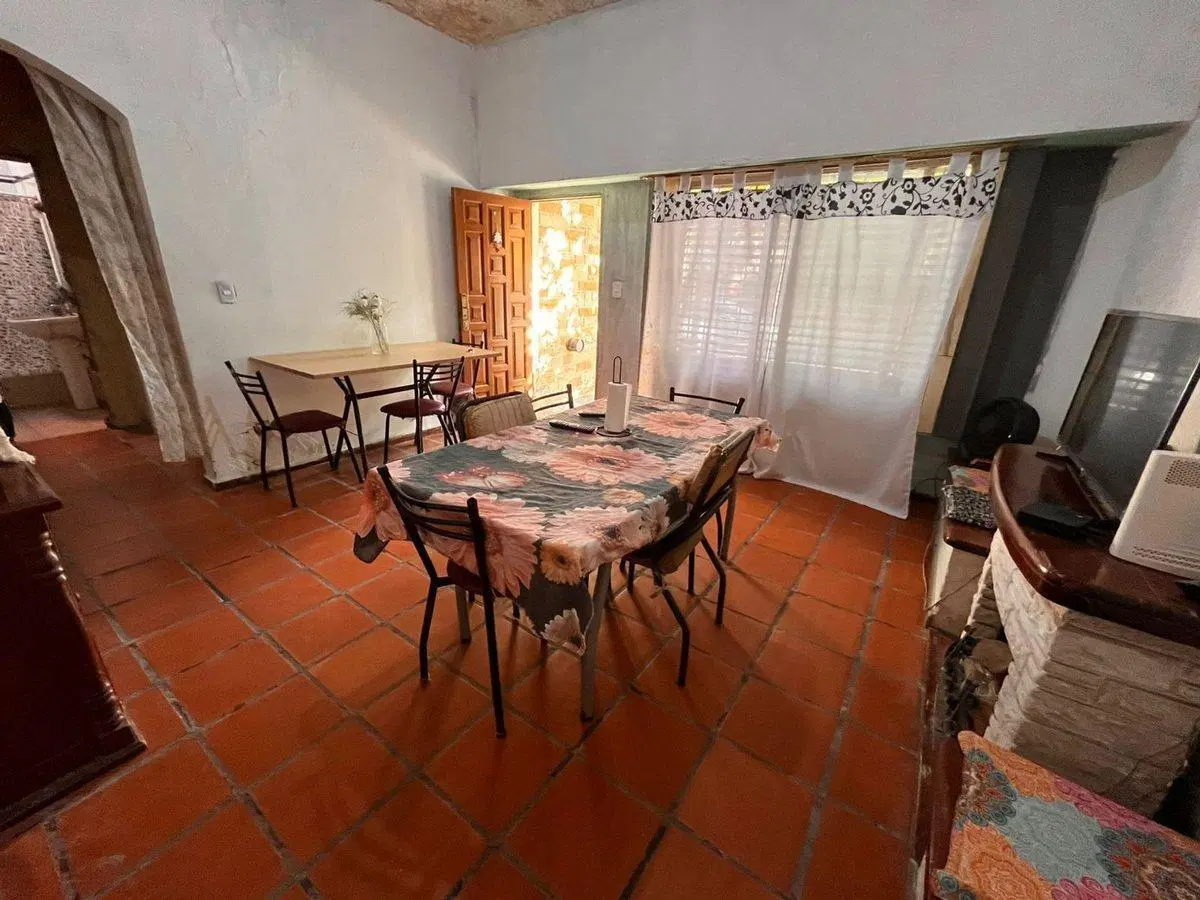 CASA EN VENTA W.C.MORRIS 4 ambientes. 5