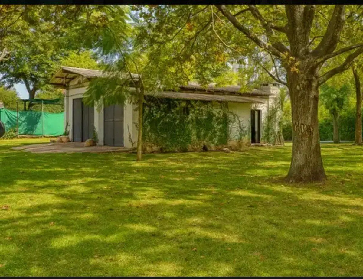 VENTA quinta 2amb c/pileta lomas de marilo, moreno 2