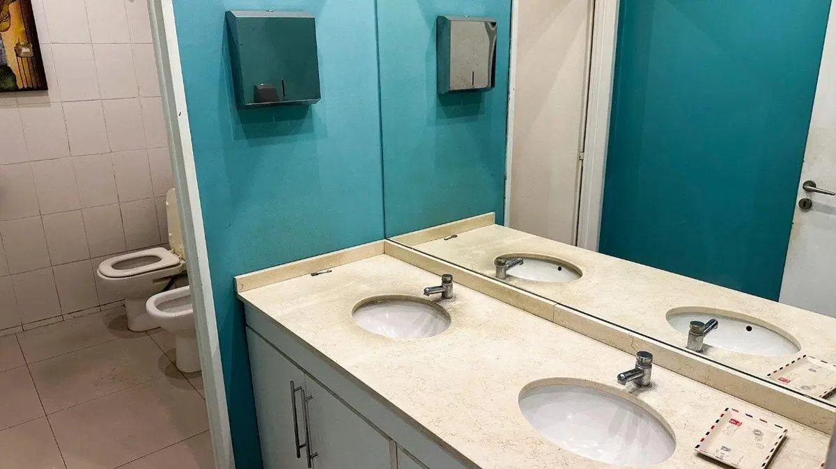 Venta oficina consultorio av Pedro Diaz Hurlingham 4