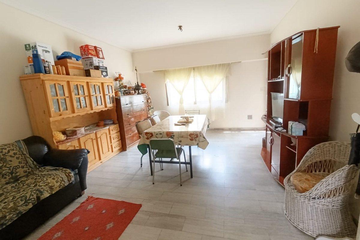 Foto de VENTA CASA 3 AMB TALLER PATIO ISIDRO CASANOVA, imagen 2