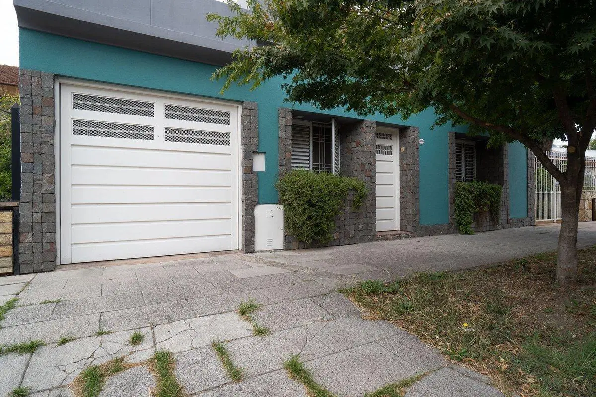 CASA EN VENTA 4 AMB. EN PADUA APTO CREDITO 3