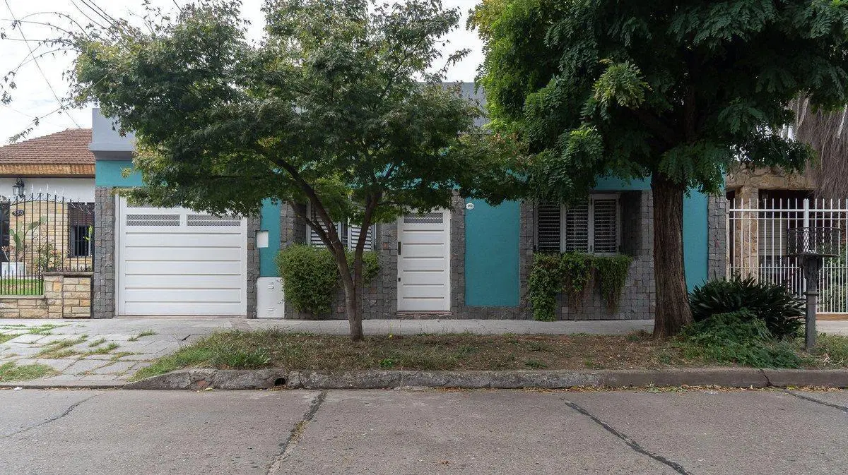 CASA EN VENTA 4 AMB. EN PADUA APTO CREDITO 5
