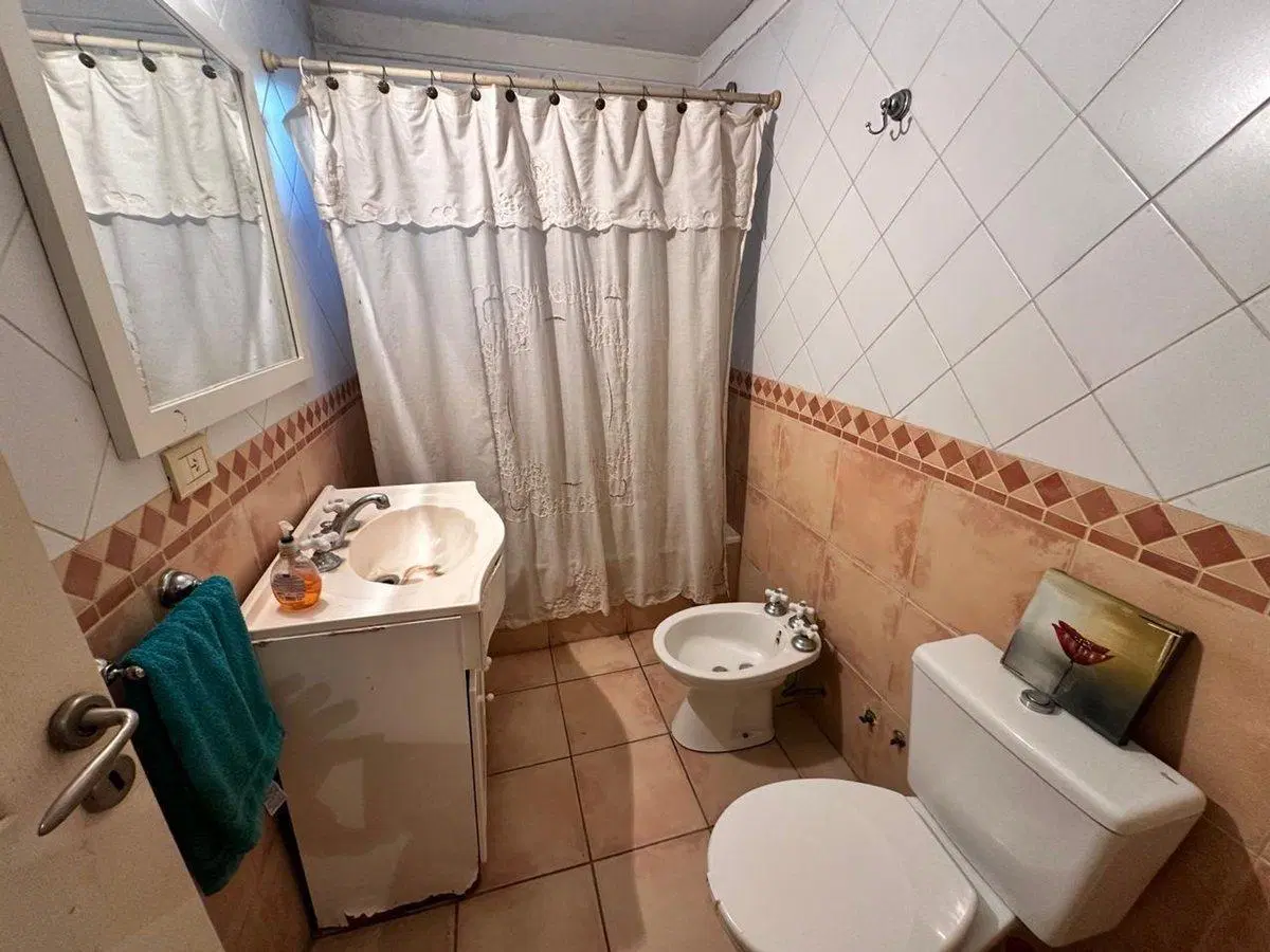 CASA 4 AMBIENTES B. CERRADO HURLINGHAM APTO CRED. 3