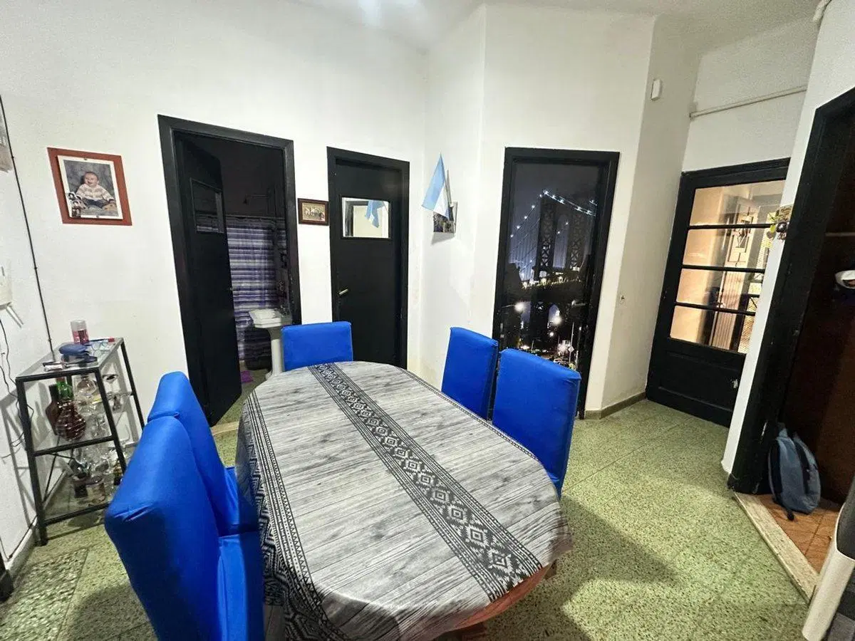 CASA 4 AMBIENTES EN VENTA EN SARANDI APTO CREDITO 5