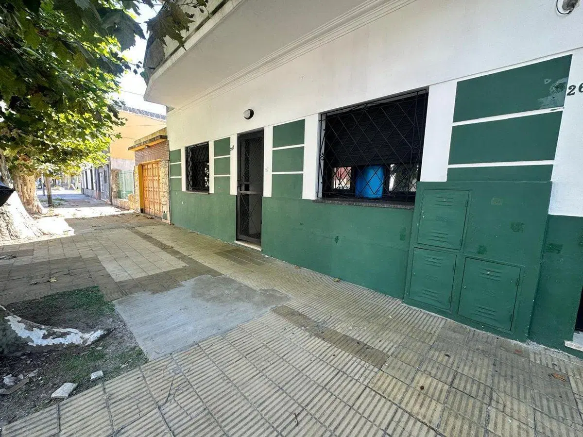 CASA 4 AMBIENTES EN VENTA EN SARANDI APTO CREDITO 2