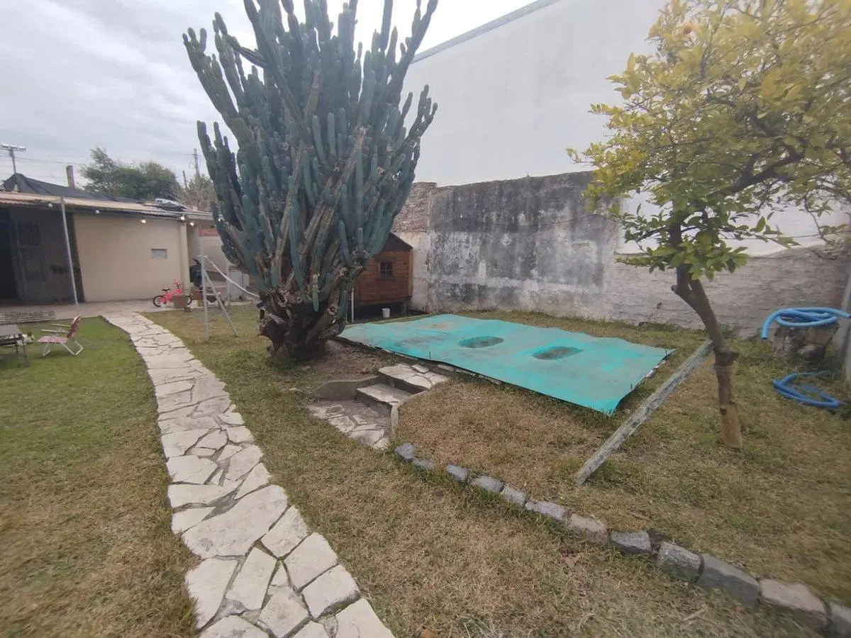 VENTA DE CASA DE 4 AMBIENTES EN LUIS GUILLÓN 3