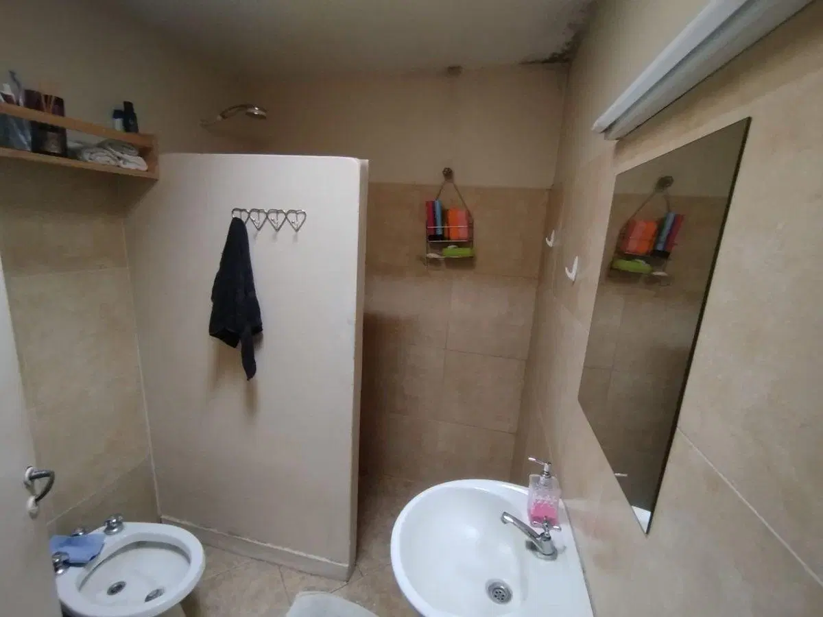 VENTA DE CASA DE 4 AMBIENTES EN LUIS GUILLÓN 4