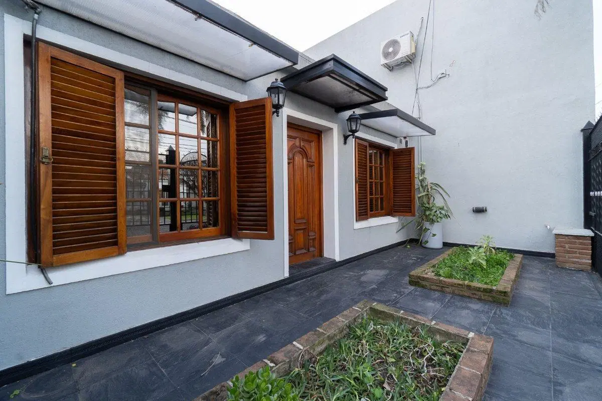 VENTA DE CASA 6 AMBIENTES EN V. TESEI APTO CREDITO 4